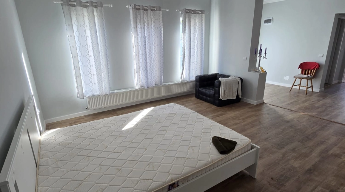 Oferta 4 camere, 106 mp, de vanzare casa in zona Lunca Cetatuii,  Hanul Visoianu imagine 3