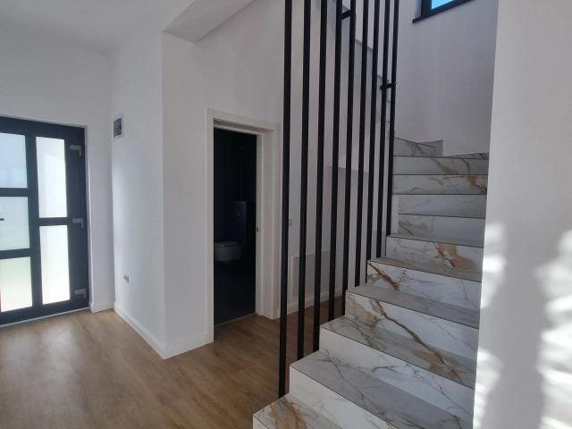 Apartament 4 camere - Valea Adanca