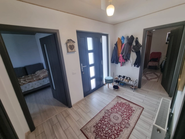 Apartament 4 camere - Aroneanu
