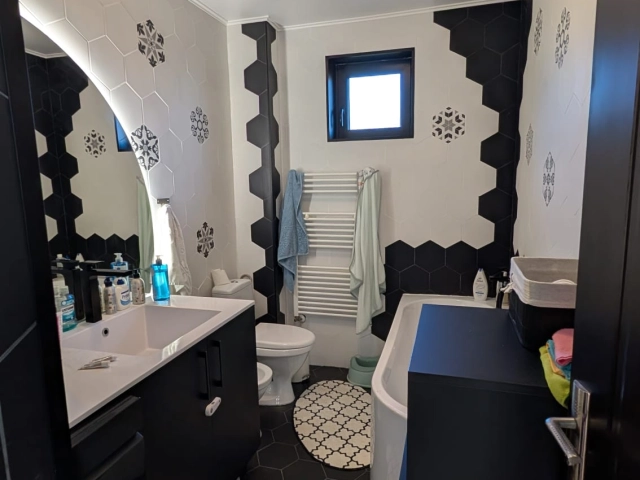 Apartament 4 camere - Lunca Cetatuii