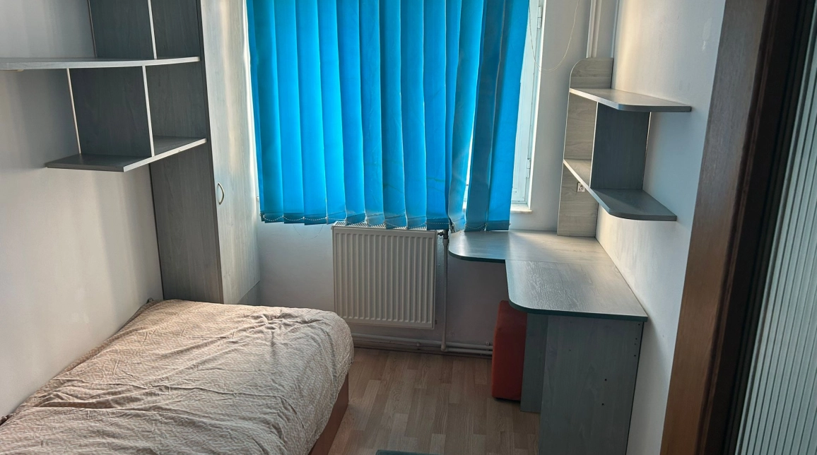 Oferta Podu Ros apartament 40 mp, 3 camere, semidecomandat, de vanzare,  Salubris imagine 3