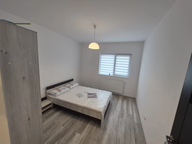 Apartament 3 camere - Rediu