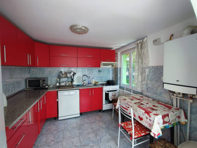 Vila, 5 camere, 280mp, Valea Adanca, de vanzare,  (str Costea Voda) 151151