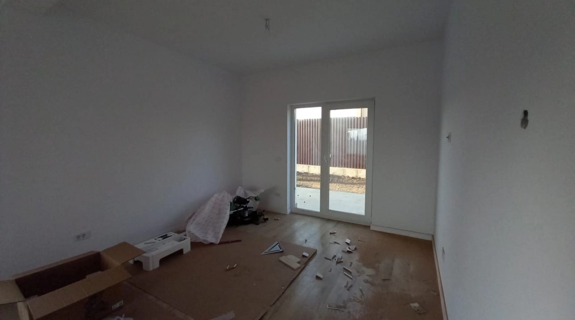 Oferta Casa, 4 camere , 105 mp, Valea Lupului, de vanzare,  Antena Orange imagine 4