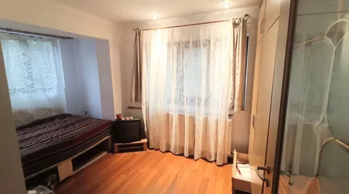 Oferta Casa de vanzare, 4 camere, 230 mp, Savinesti,   imagine 4