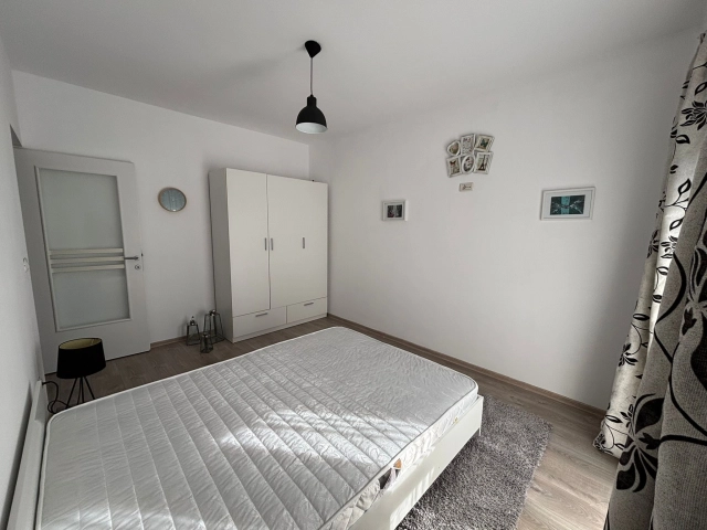 Apartament 3 camere - Valea Adanca