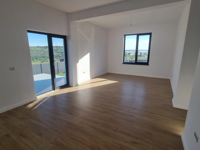Apartament 4 camere - Valea Adanca