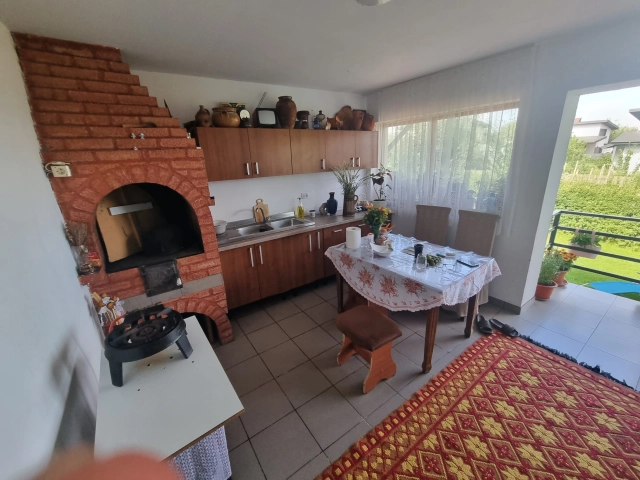 Apartament 4 camere - Aroneanu