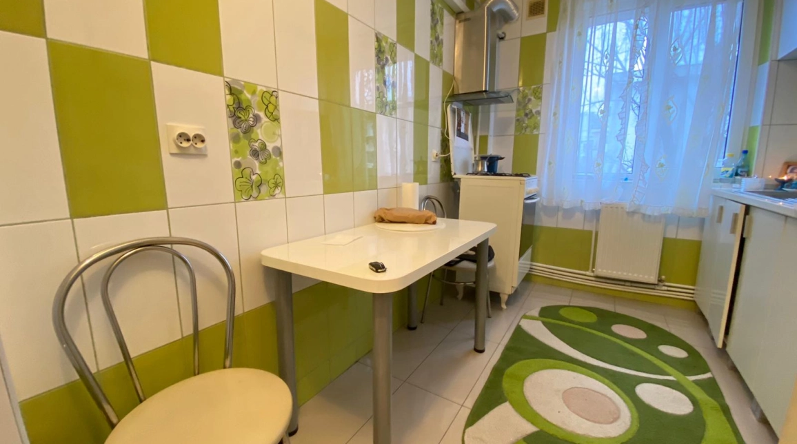 Oferta Apartament, 3 camere semidecomandat, 65 mp, Podu Ros, de vanzare,  Primaverii - Pasapoarte imagine 4