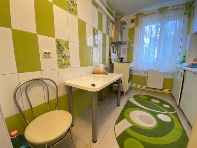 Apartament 3 camere - Podu Ros