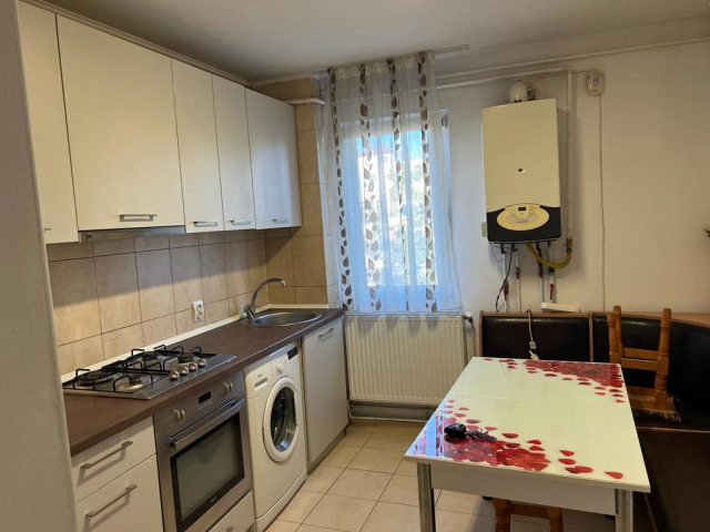 Podu Ros apartament  54 mp, 2 camere,  semidecomandat, de vanzare,  (liceul Cantemir) 162804