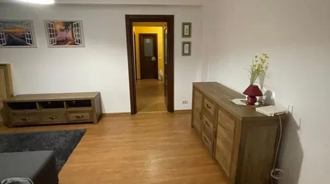 Oferta Apartament de vanzare, 4 camere, decomandat, 91 mp, Tatarasi,  Piata Chirila - Ateneu imagine 2