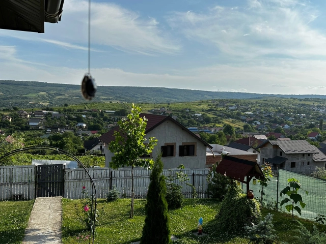 Apartament 3 camere - Tomesti