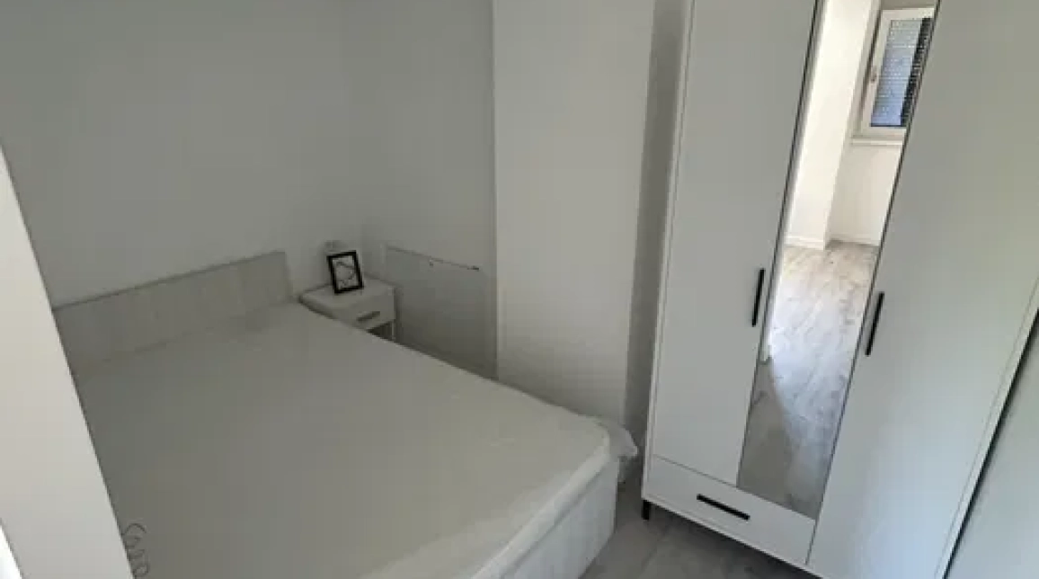 Oferta Apartament, 2 camere semidecomandat, 40 mp, Poitiers, de inchiriat,  Manta Rosie imagine 4