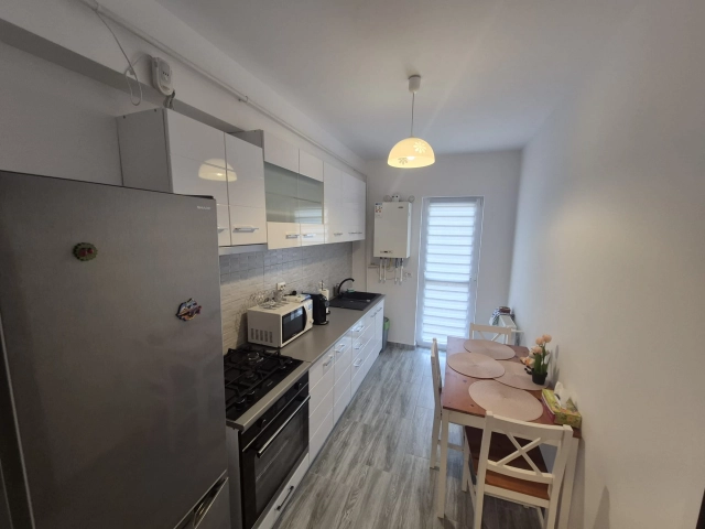 Apartament 3 camere - Rediu