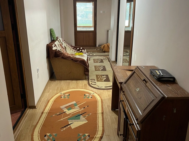 Apartament 4 camere - Valea Ursului