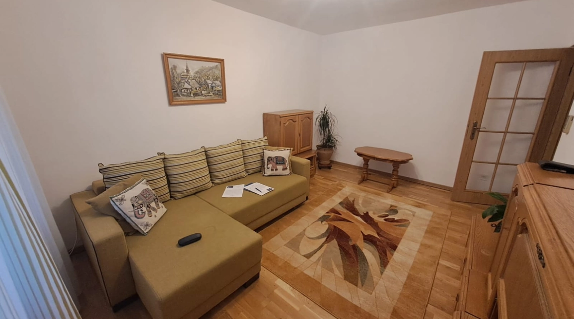 Oferta Pacurari apartament 72 mp, 3 camere, decomandat, de inchiriat,  Alpha Bank imagine 1