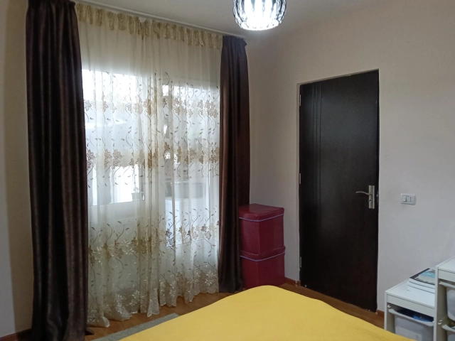 Apartament 3 camere - Podu Ros