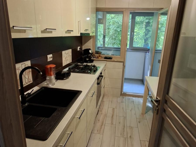 2 camere,  semidecomandat,  53 mp, de vanzare apartament in zona Podu Ros,  (Mercur Mary) 162468
