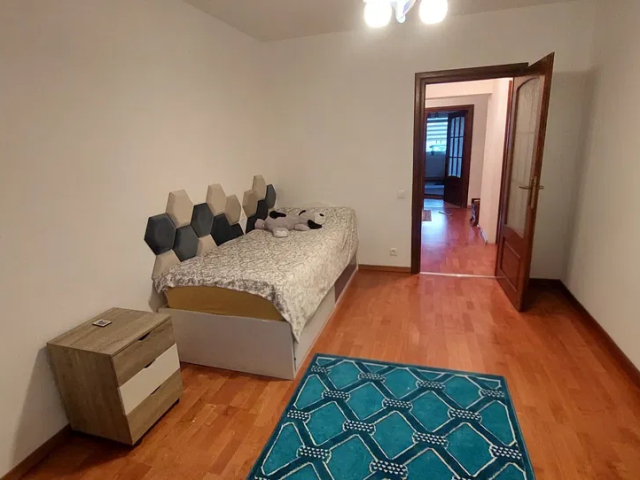 Calea Romanului apartament  95 mp, 4 camere,  decomandat, de vanzare,   162494