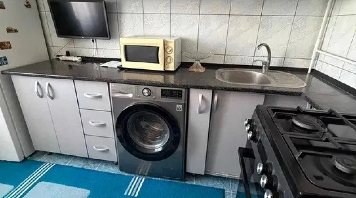 Oferta Podu Ros apartament 30 mp, 1 camera, decomandat, de vanzare,  Piata Nicolina imagine 3
