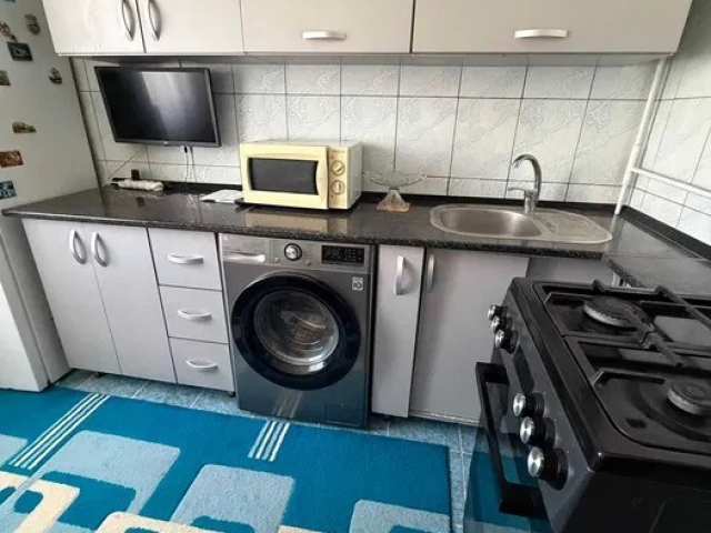 Podu Ros apartament  30 mp, 1 camera,  decomandat, de vanzare,  (Piata Nicolina) 162879