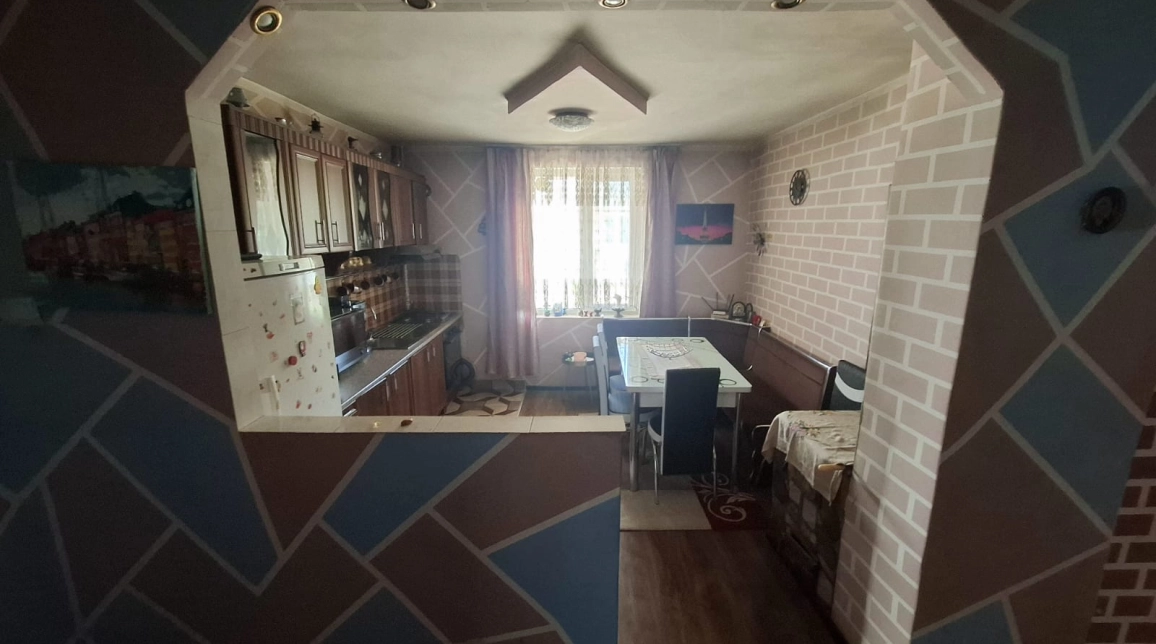 Oferta Roznov apartament 110 mp, 3 camere, decomandat, de vanzare imagine 9