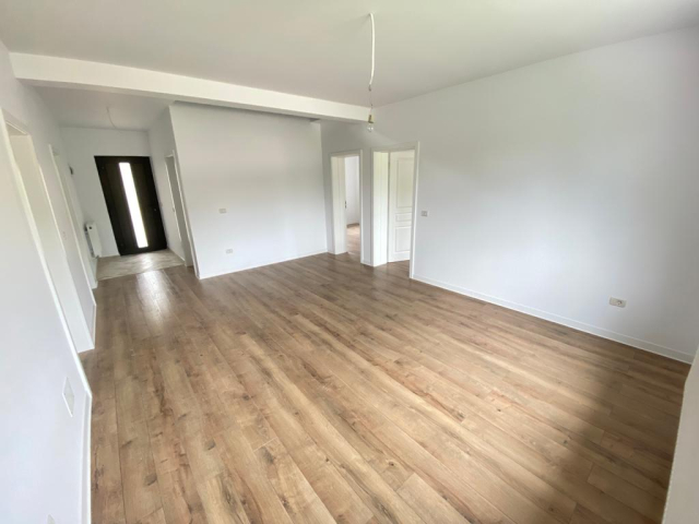 4 camere,  100mp, de vanzare casa in zona Miroslava,  (2 km de Family Market) 150668
