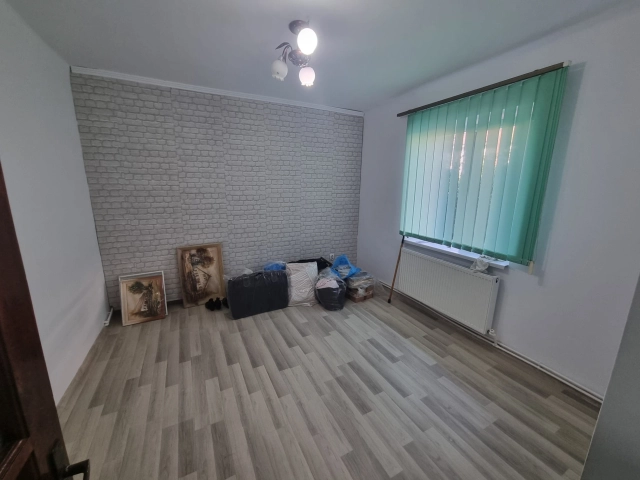 Apartament 3 camere - Podu Ros
