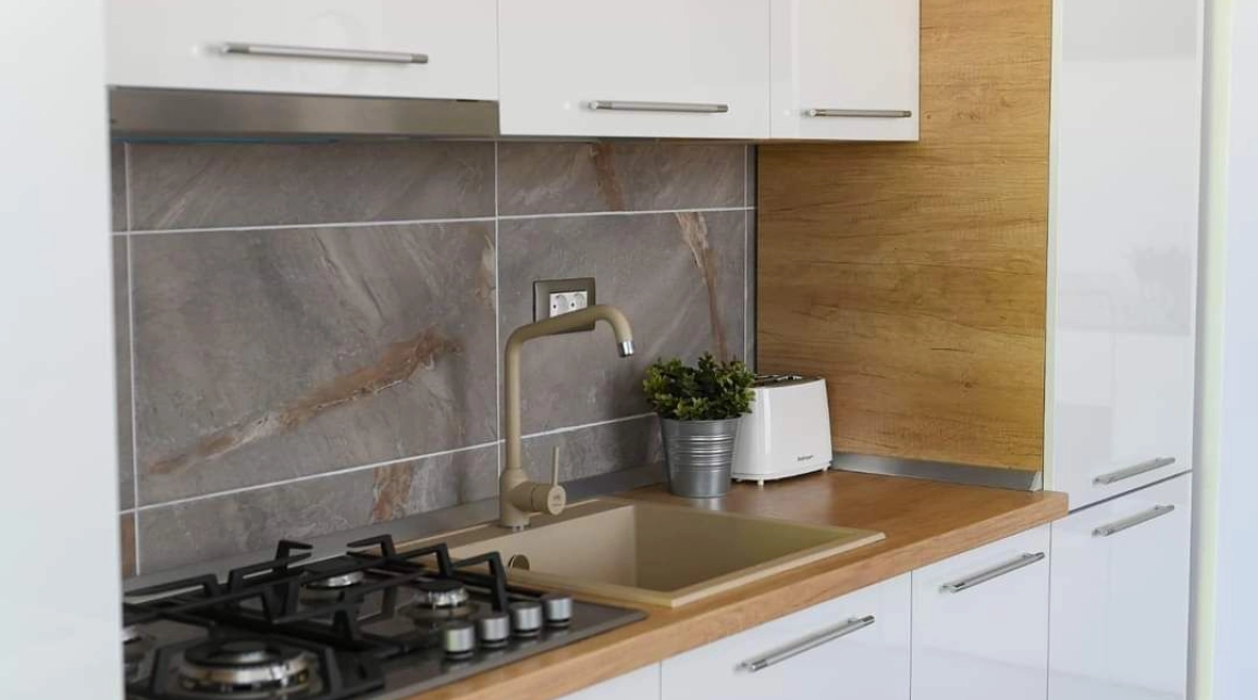 Oferta Apartament nou, 2 camere decomandat, 68 mp, Mamaia Nord, de vanzare,  Alezzi,VEDERE LATERALA la MARE,cu PARCARE-159000 imagine 9