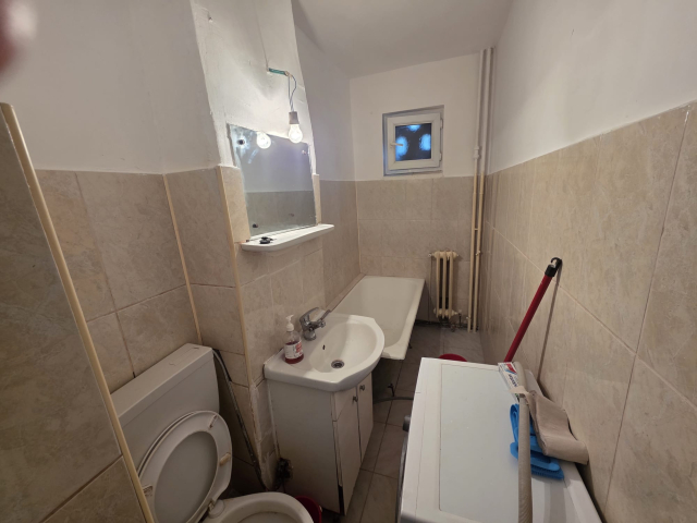 Alexandru cel Bun apartament  50 mp, 3 camere,  nedecomandat, de vanzare,  (Minerva) 162174