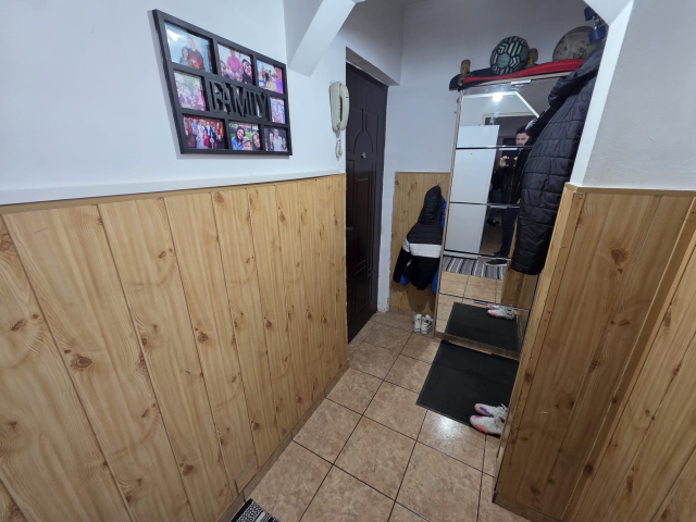 De vanzare apartament, 2 camere,  semidecomandat,  42 mp, Alexandru cel Bun,  (Piata Alexandru) 162252