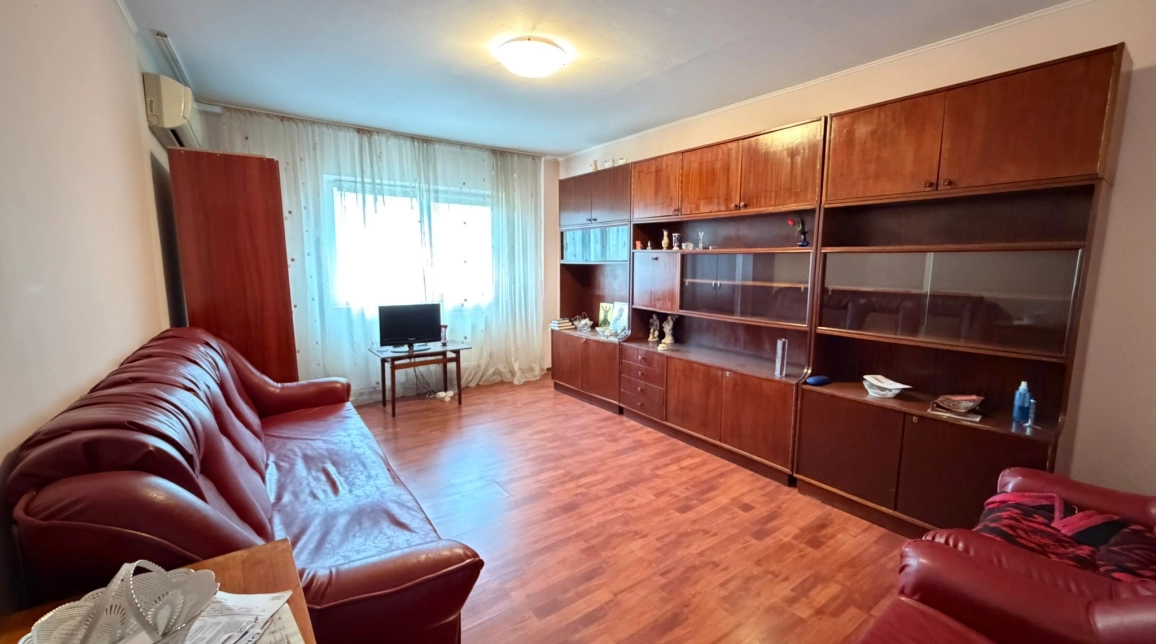 Oferta 2 camere, decomandat, 51 mp, de vanzare apartament in zona Nicolina,  Nicolina 2 Prima statie imagine 4