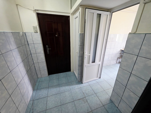 Mircea cel Batran apartament  42 mp, 2 camere,  semidecomandat, de vanzare,  (BRD) 162999