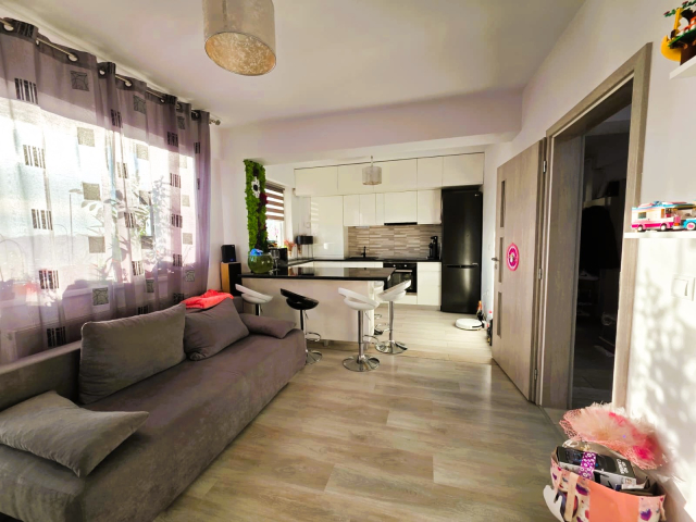 3 camere,  decomandat,  73 mp, de vanzare apartament in zona Podul de Fier,  (Moara de Vant - Restaurant Little Texas) 163328
