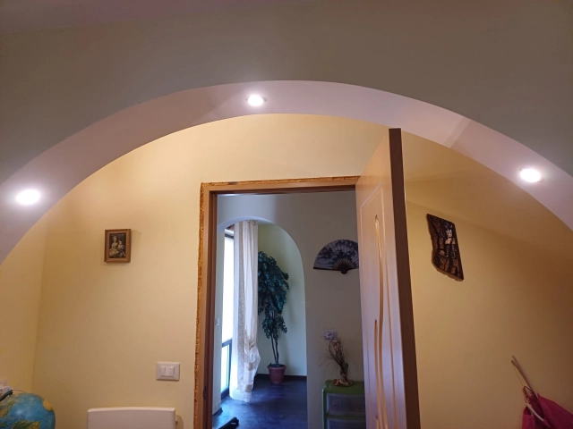 Apartament 4 camere - Breazu