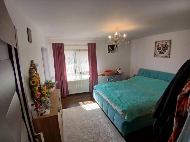 Apartament 3 camere - Breazu