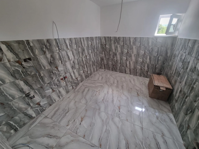 Apartament 4 camere - Tomesti
