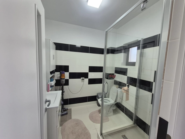 Apartament 4 camere - Miroslava