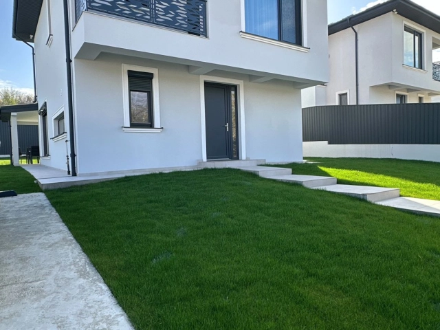 Apartament 4 camere - Bucium
