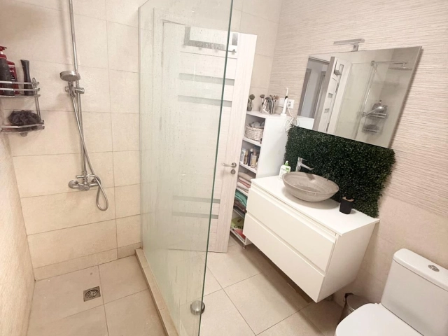 Apartament 4 camere - Miroslava