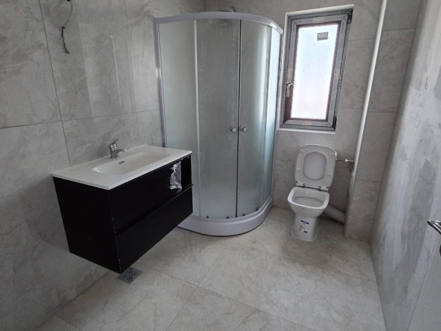 Apartament 3 camere - Miroslava