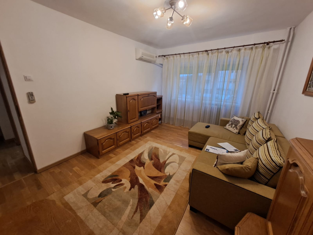 Pacurari apartament  72 mp, 3 camere,  decomandat, de inchiriat,  (Alpha Bank) 156069