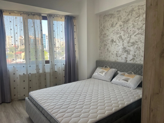 Apartament 3 camere - Centru