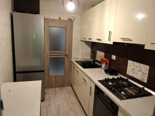 2 camere,  semidecomandat,  53 mp, de vanzare apartament in zona Podu Ros,  (Mercur Mary) 162468