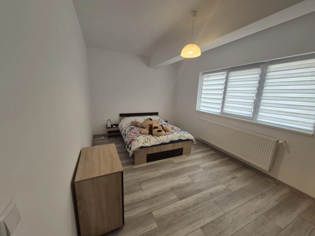 Apartament 3 camere - Rediu
