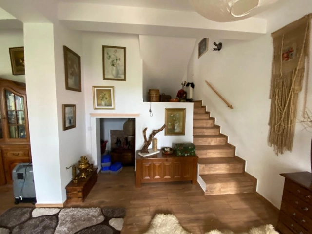 Apartament 4 camere - Bucium