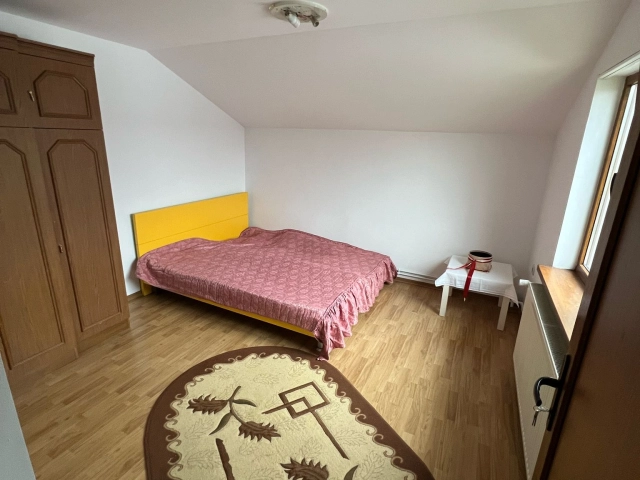 Apartament 4 camere - Valea Ursului