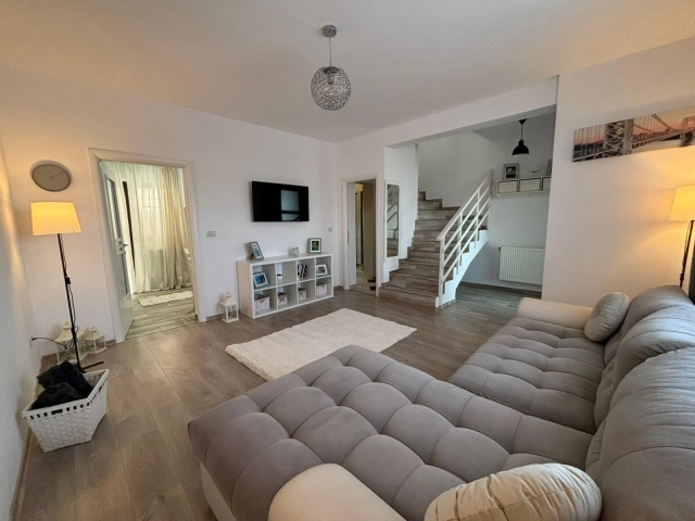 Apartament 3 camere - Valea Adanca