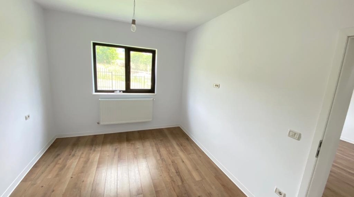 Oferta 4 camere, 100 mp, de vanzare casa in zona Miroslava,  2 km de Family Market imagine 3